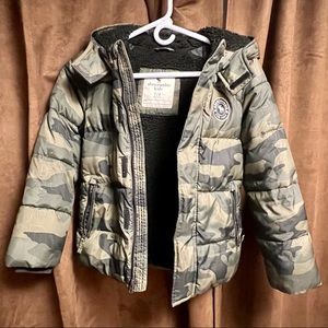 Abercrombie army print coat boys